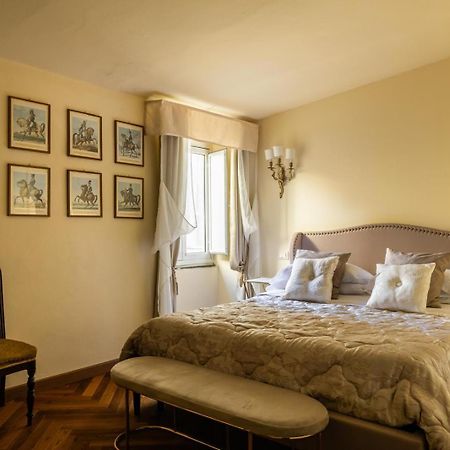 Palazzo Lari Sarzana Hotel Exterior photo