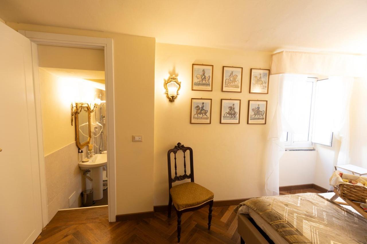 Palazzo Lari Sarzana Hotel Exterior photo